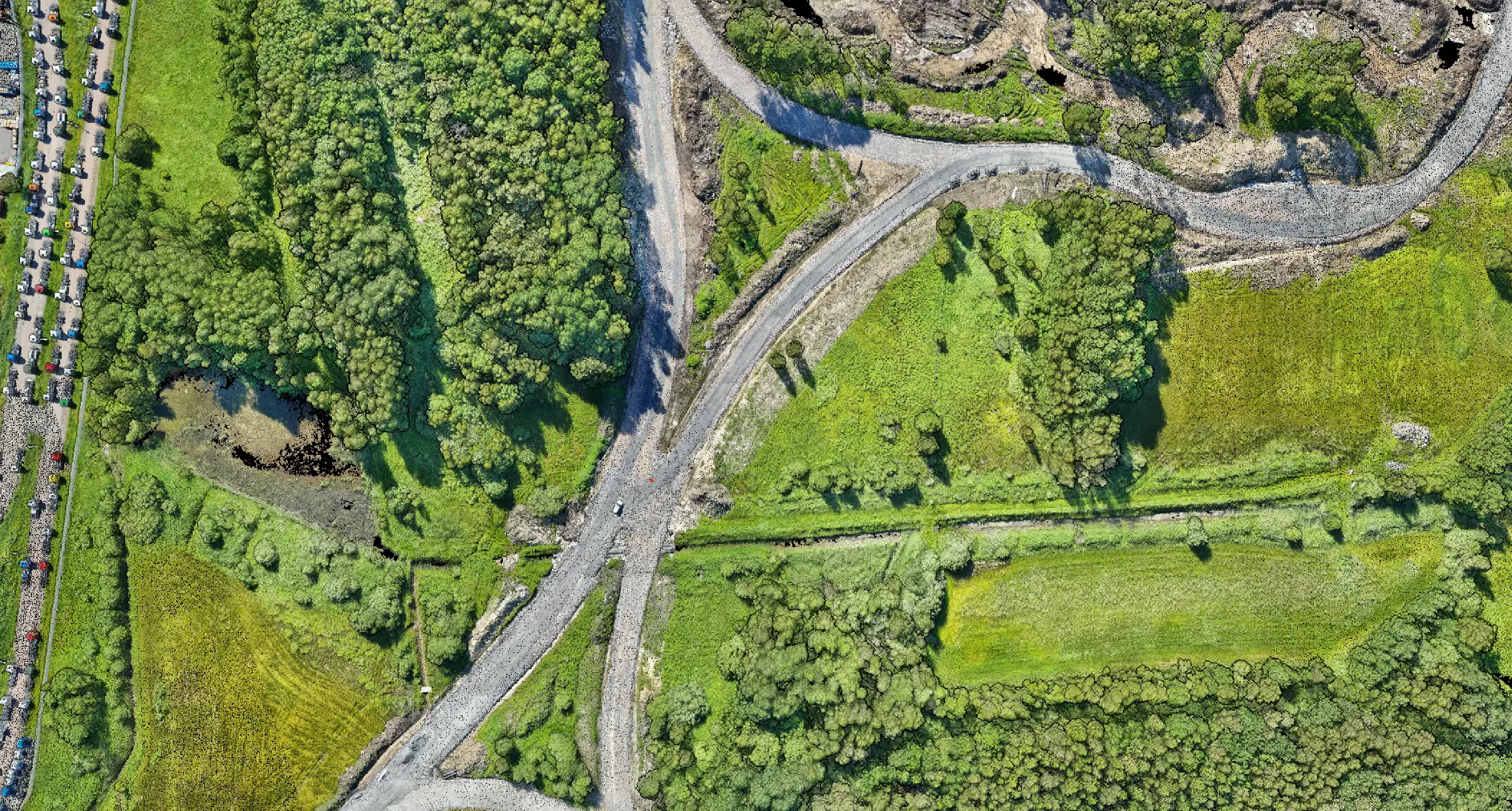 Ortofoto över väg och terräng från drönarinspektion